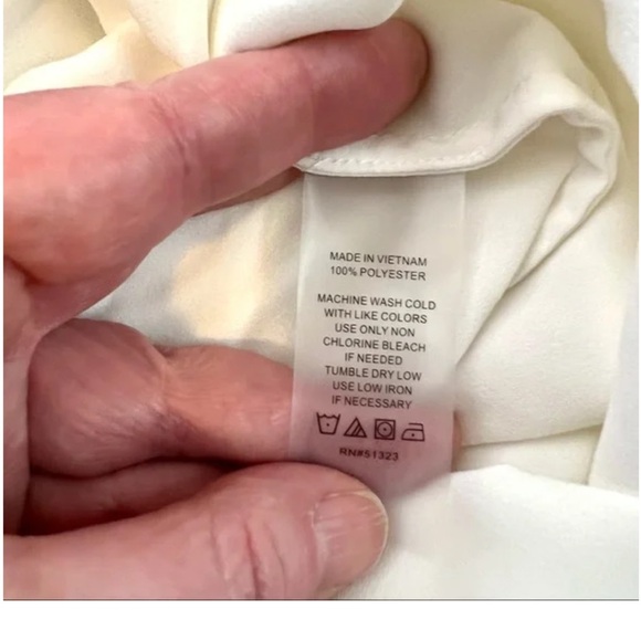 Vince Camuto Long Bell Sleeve Blouse, size XXS - Picture 8 of 8